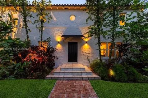5812 Alton Road Miami Beach FL 33140