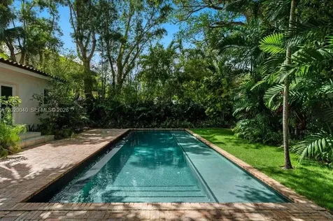 5812 Alton Road Miami Beach FL 33140