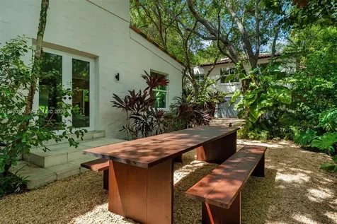 5812 Alton Road Miami Beach FL 33140