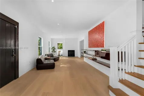 5812 Alton Road Miami Beach FL 33140