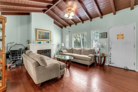 28 NE 48th Street Miami FL 33137
