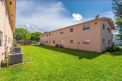 7481 SW 10th Court North Lauderdale FL 33068