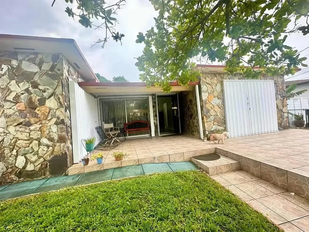 659 W 14th Street Hialeah FL 33010