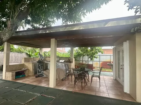 659 W 14th Street Hialeah FL 33010
