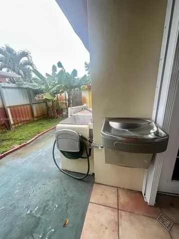 659 W 14th Street Hialeah FL 33010