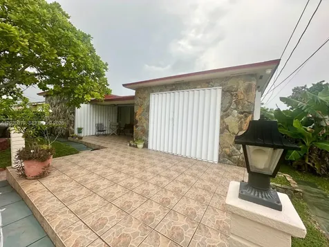 659 W 14th Street Hialeah FL 33010
