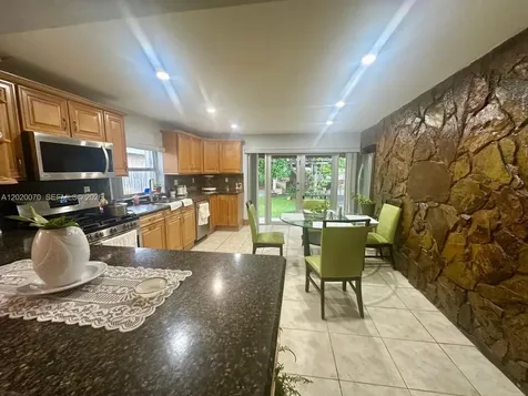 659 W 14th Street Hialeah FL 33010