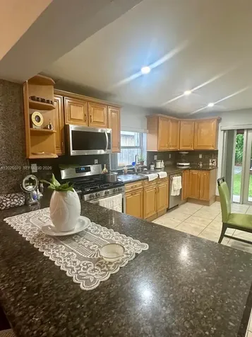 659 W 14th Street Hialeah FL 33010