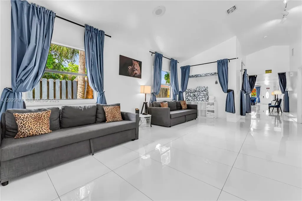 1738 N 16th Court Hollywood FL 33020