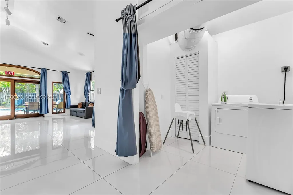 1738 N 16th Court Hollywood FL 33020