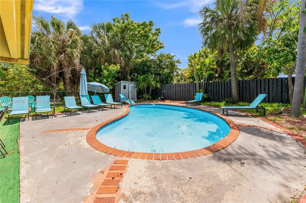 1738 N 16th Court Hollywood FL 33020