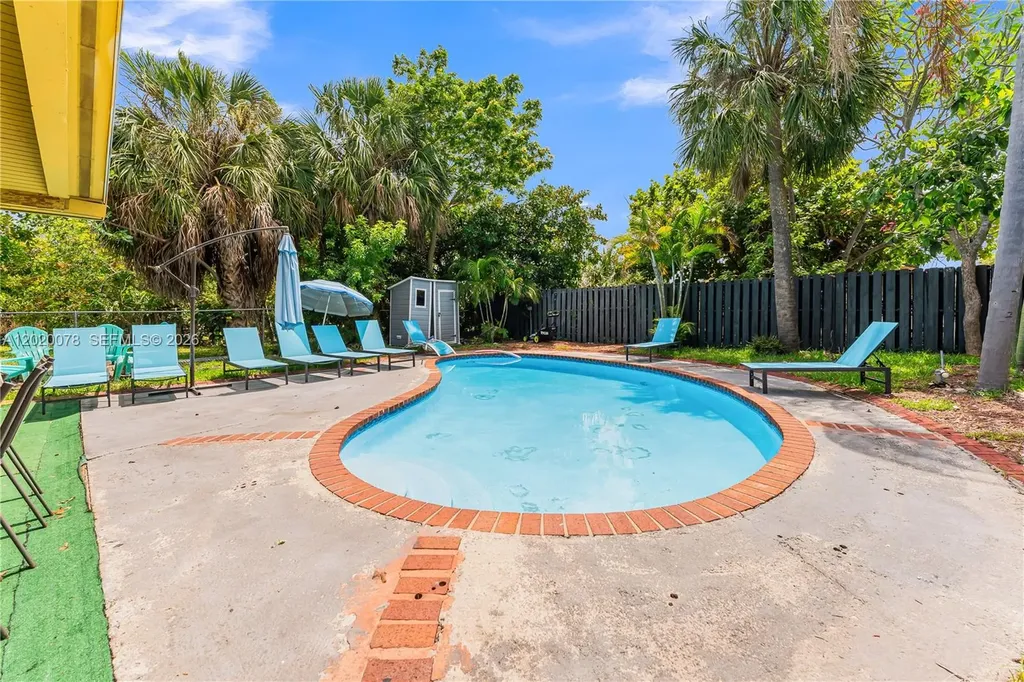 1738 N 16th Court Hollywood FL 33020