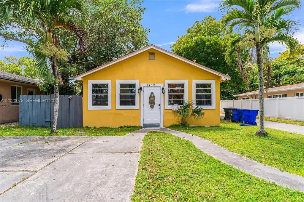 1738 N 16th Court Hollywood FL 33020