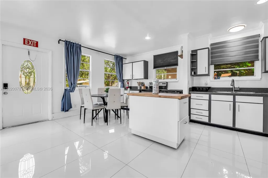 1738 N 16th Court Hollywood FL 33020