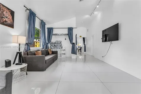 1738 N 16th Court Hollywood FL 33020