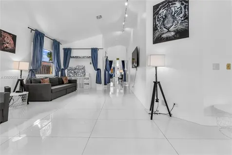 1738 N 16th Court Hollywood FL 33020