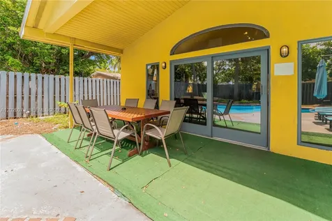 1738 N 16th Court Hollywood FL 33020