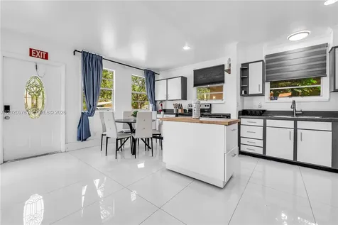 1738 N 16th Court Hollywood FL 33020