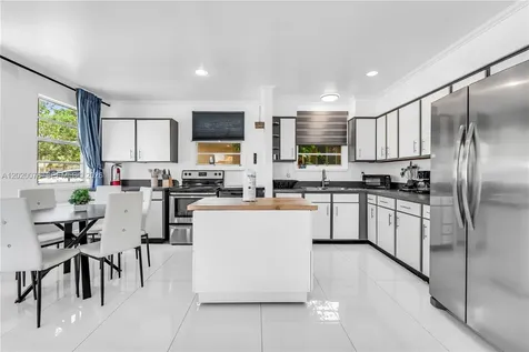 1738 N 16th Court Hollywood FL 33020