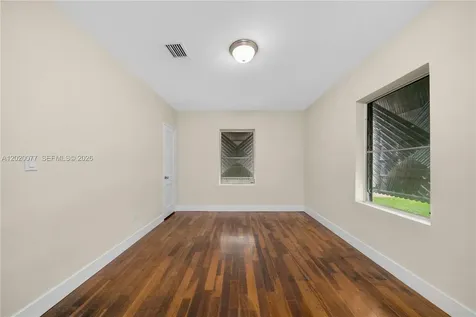 3271 NW 18th Terrace Miami FL 33125