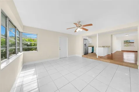 3271 NW 18th Terrace Miami FL 33125