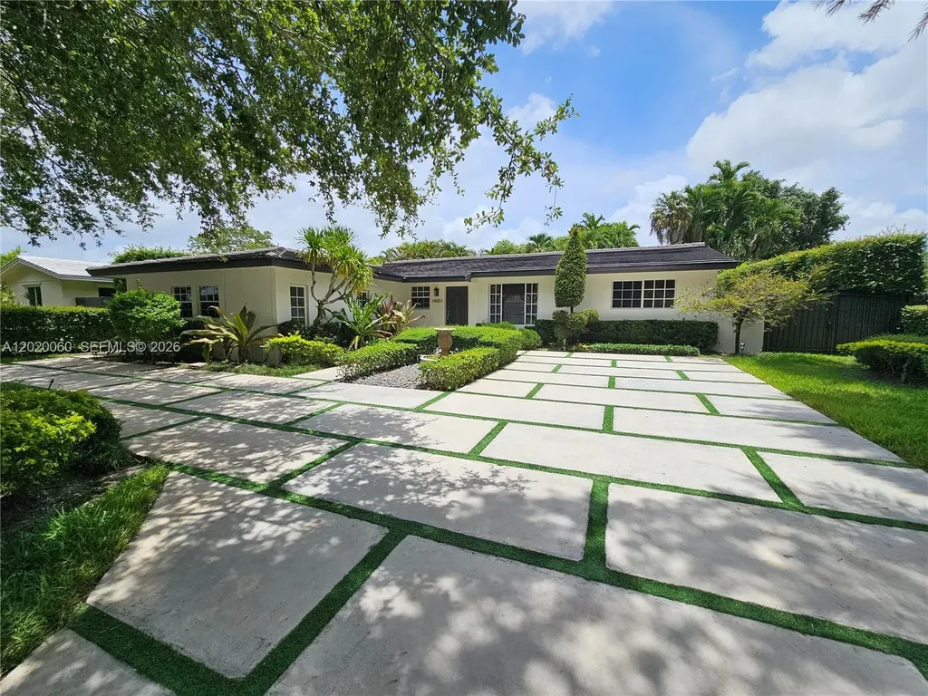 14001 Cypress Court Miami Lakes FL 33014