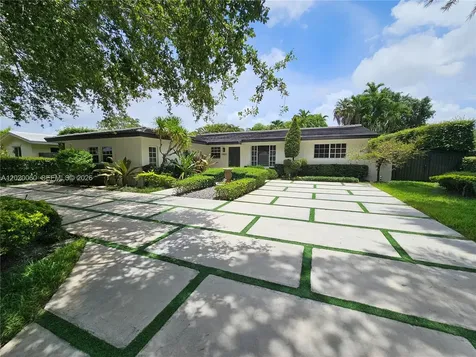 14001 Cypress Court Miami Lakes FL 33014