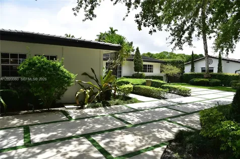 14001 Cypress Court Miami Lakes FL 33014