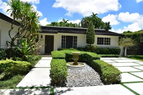 14001 Cypress Court Miami Lakes FL 33014