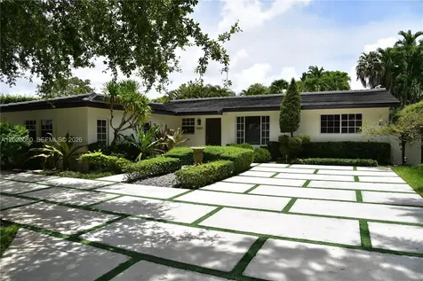 14001 Cypress Court Miami Lakes FL 33014