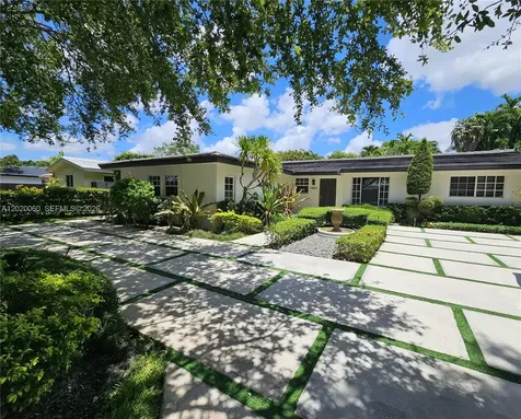 14001 Cypress Court Miami Lakes FL 33014