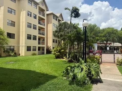 8180 Geneva Court Doral FL 33166