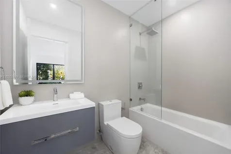 204 Sunrise Drive Key Biscayne FL 33149