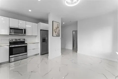 842 Meridian Avenue Miami Beach FL 33139