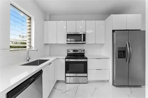 842 Meridian Avenue Miami Beach FL 33139