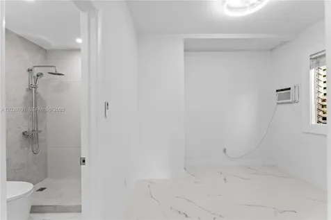 842 Meridian Avenue Miami Beach FL 33139