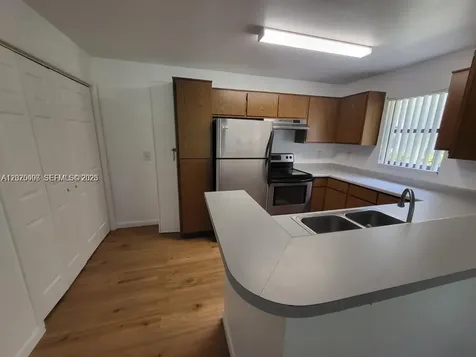 4028 NW 87th Avenue Sunrise FL 33351