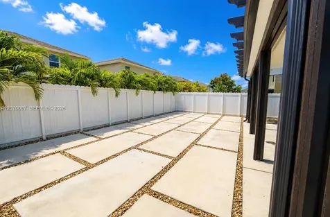 542 NE 6th Place Florida City FL 33034