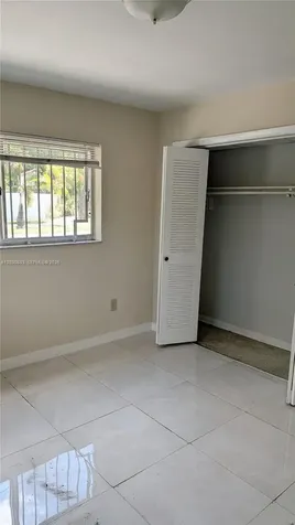 1194 NW 19th Avenue Miami FL 33125