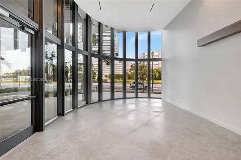 21290 Biscayne Aventura FL 33180