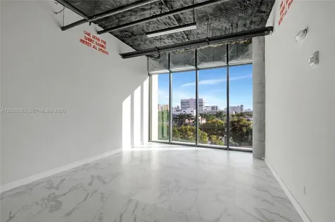 21290 Biscayne Aventura FL 33180