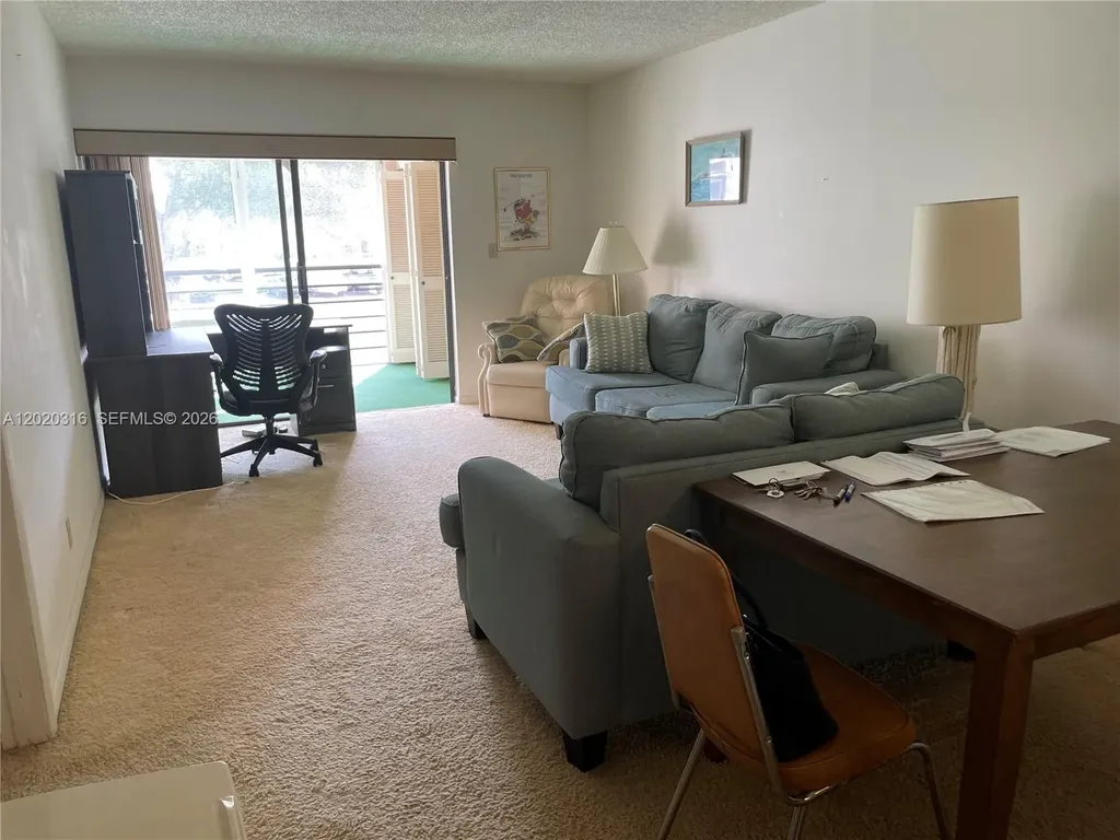 9235 SW 8th Street Boca Raton FL 33428