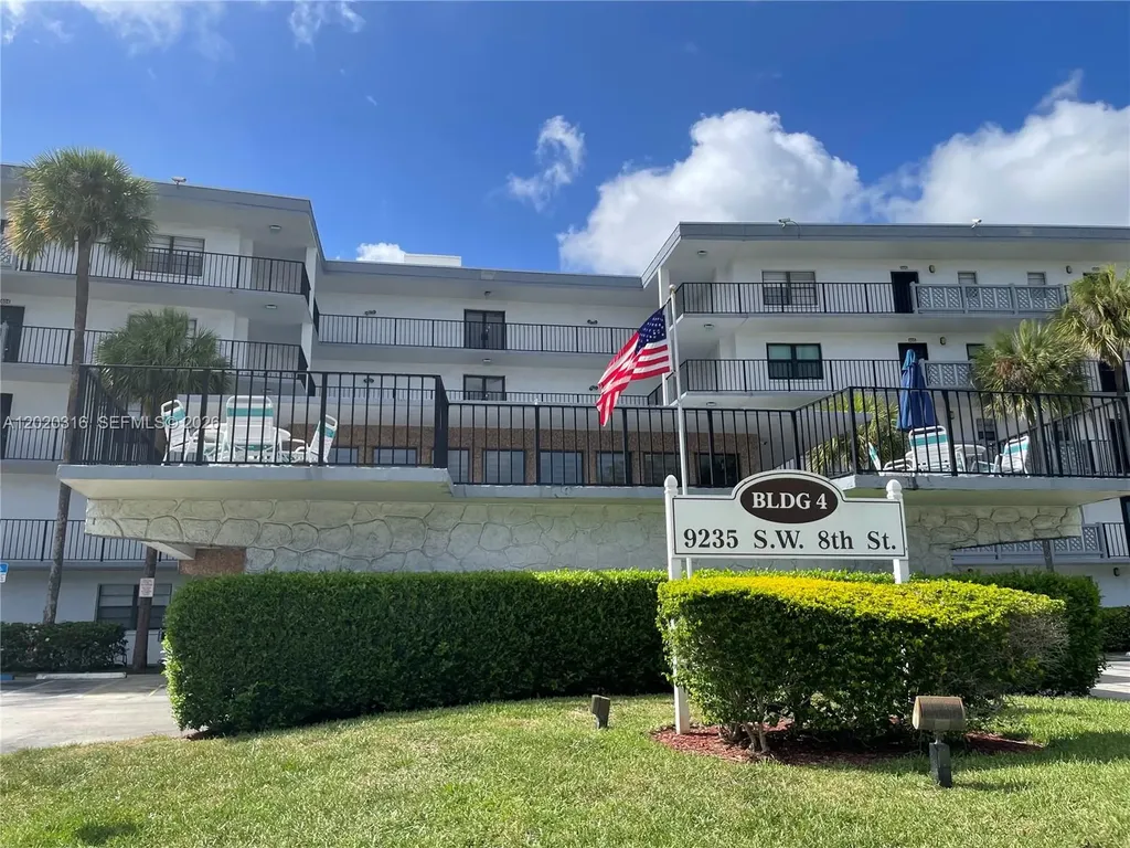 9235 SW 8th Street Boca Raton FL 33428