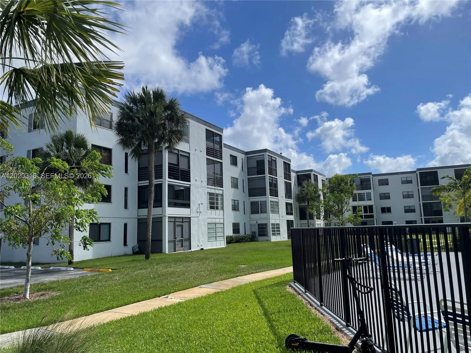 9235 SW 8th Street Boca Raton FL 33428