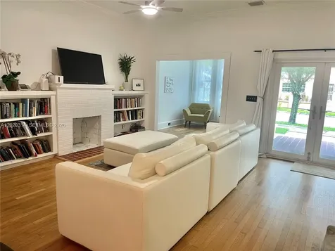 27 NE 49th Street Miami FL 33137