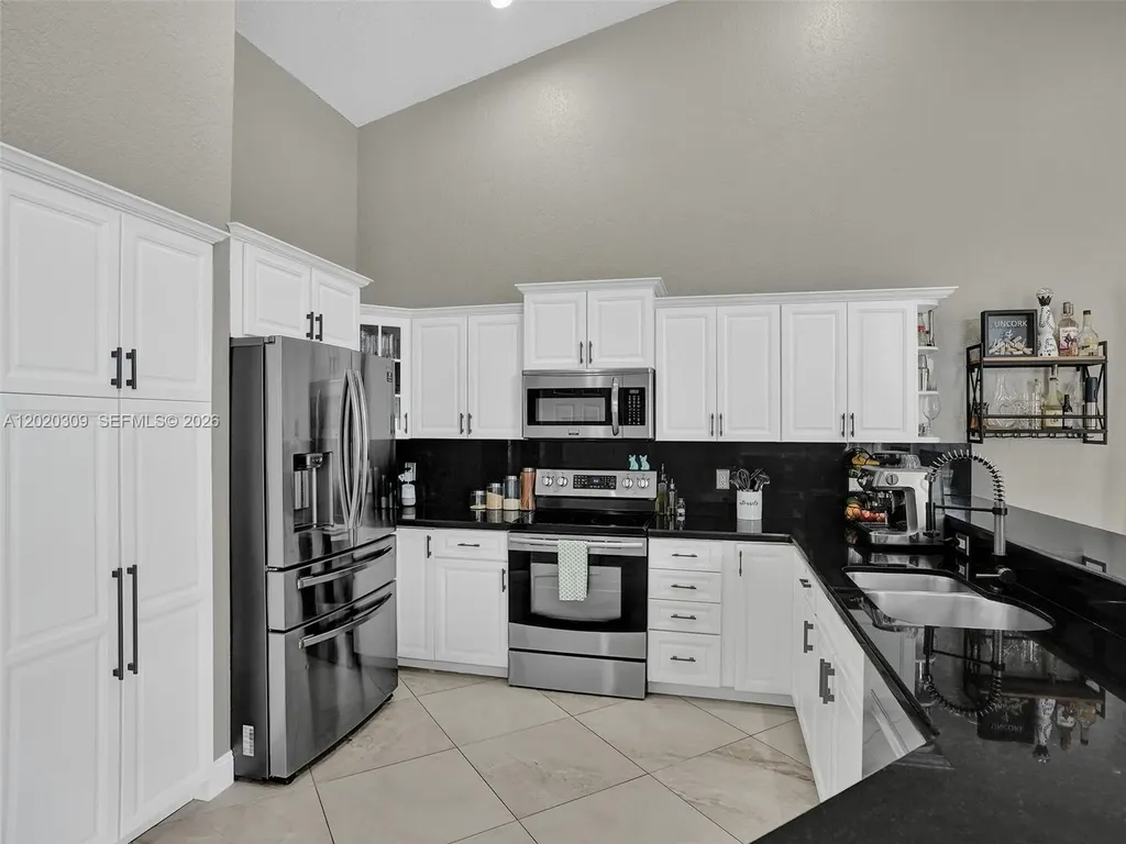 4077 NW 83rd Lane Coral Springs FL 33065