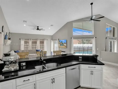4077 NW 83rd Lane Coral Springs FL 33065