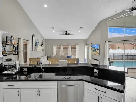 4077 NW 83rd Lane Coral Springs FL 33065