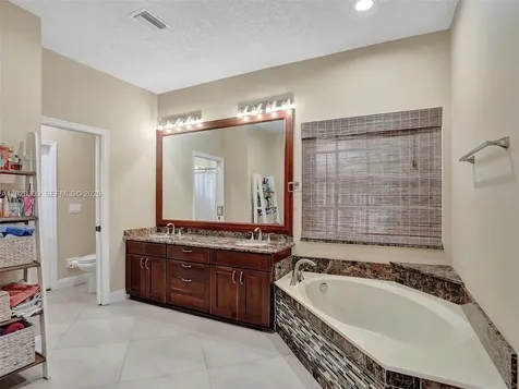 4077 NW 83rd Lane Coral Springs FL 33065