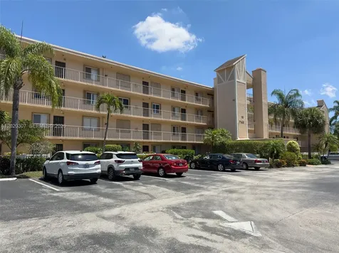 7145 Huntington Lane Delray Beach FL 33446